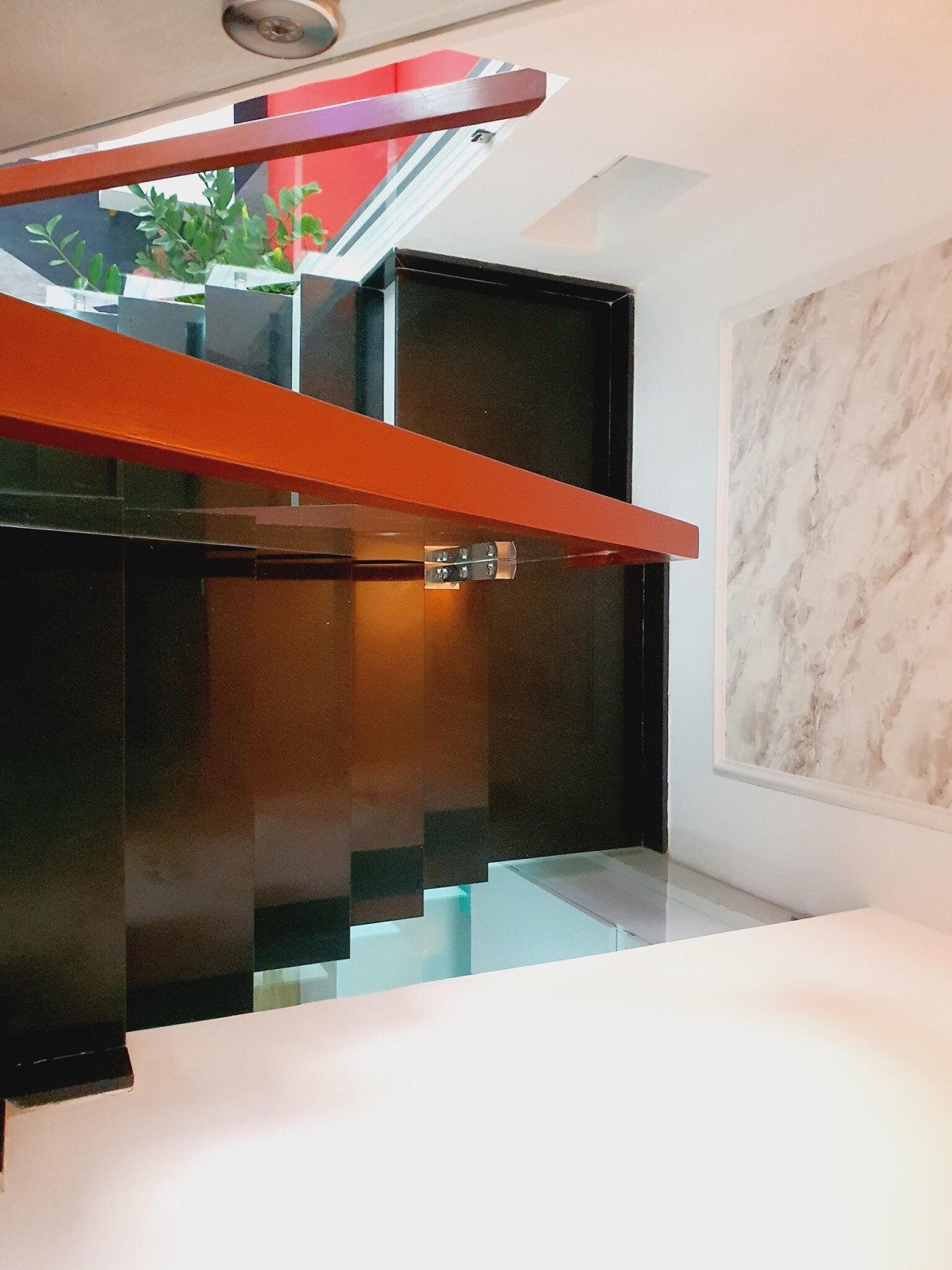 Chỉ hơn 3 tỷ nhà hèm xe hơi nhựa 5m, khu dân trí cao, đầy đủ nội thất, nhà mới