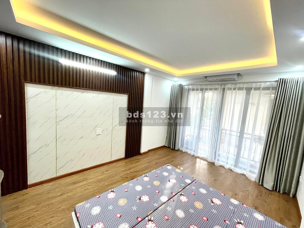 Bán nhà phố Quan Nhân 5 tầng full nội thất giá chỉ 3,69 tỷ đồng