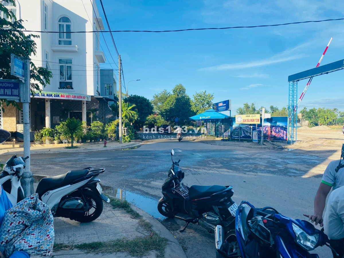 Gia đình cần tiền bán gấp lô đất ngay trung tâm thị xã Điện Bàn,giá chỉ 1,2 tỷ