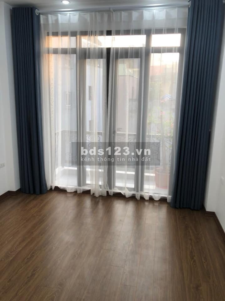 Chính chủ bán nhà Giáp Bát, Hoàng Mai, 40m2x5T, Lô góc, Ngõ thông, 3.6 tỷ