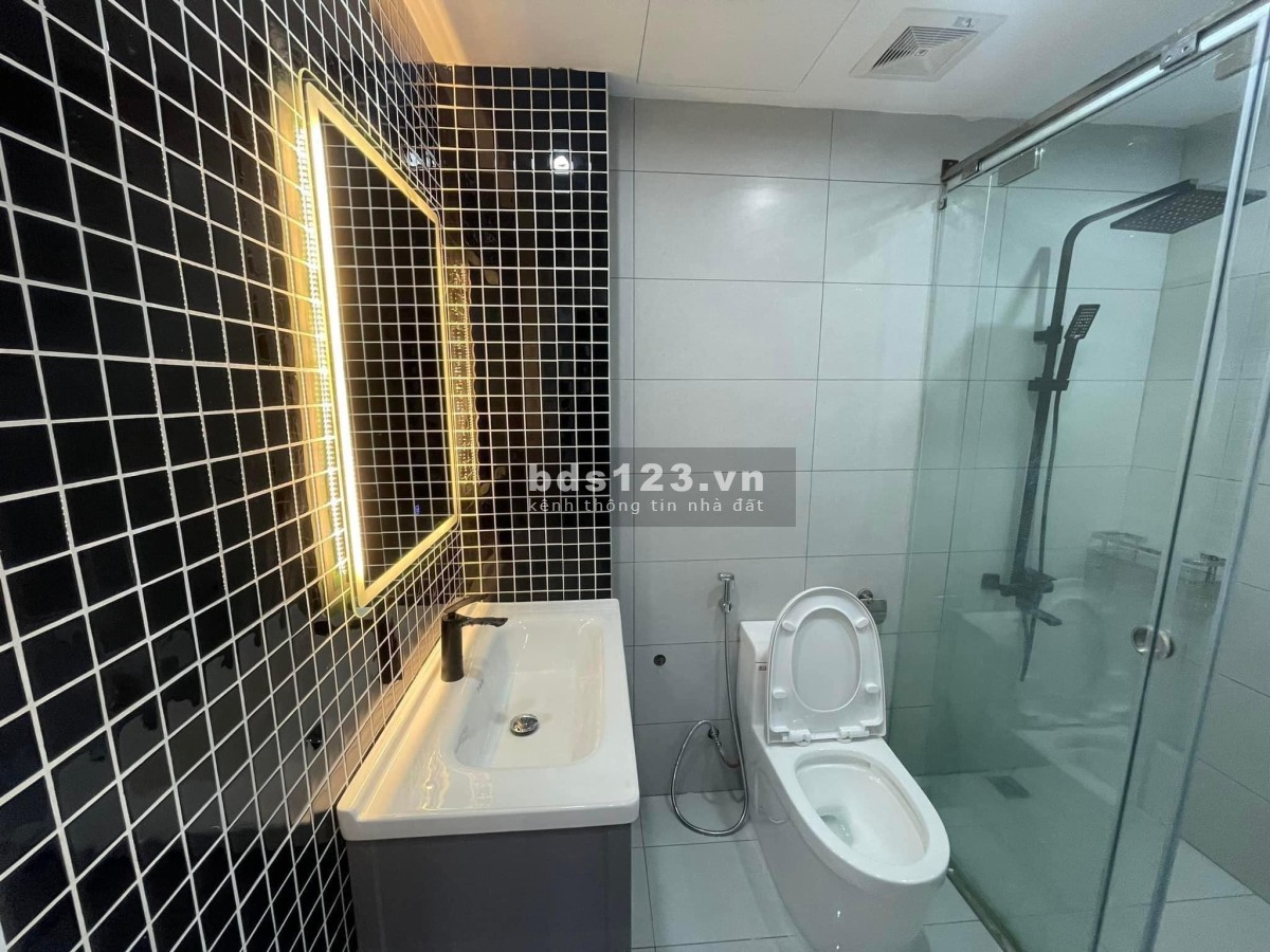 Bán nhà phố Quan Nhân 5 tầng full nội thất giá chỉ 3,69 tỷ đồng