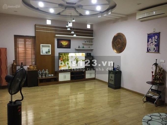 Bán nhà Hoàng Như Tiếp, ô tô để trong nhà, 35m, giá bán chỉ 5,2 tỷ