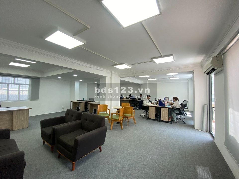 Văn phòng cho thuê khu vực VIP đầy đủ tiện ích, Tân Bình DT 80m² HXT view công viên