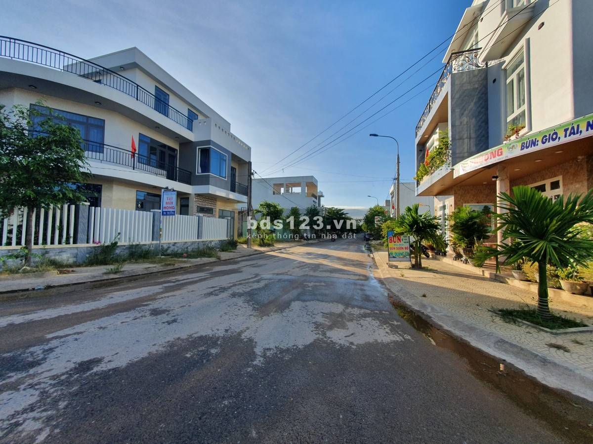 Lô đất chính chủ ngay TT hành chính TX Điện Bàn, đối lưng shophouse giá chỉ 1 tỷ 2