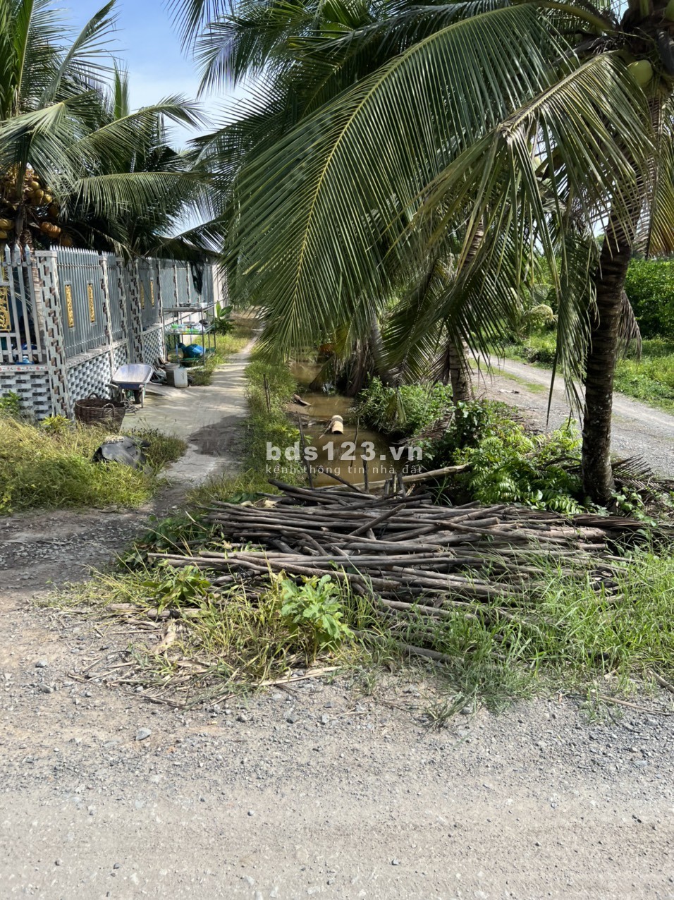 Giá bán chỉ 469tr 1 lô đất vườn 500m2, ô tô tải nhỏ ngay đất, điện nước tới nơi