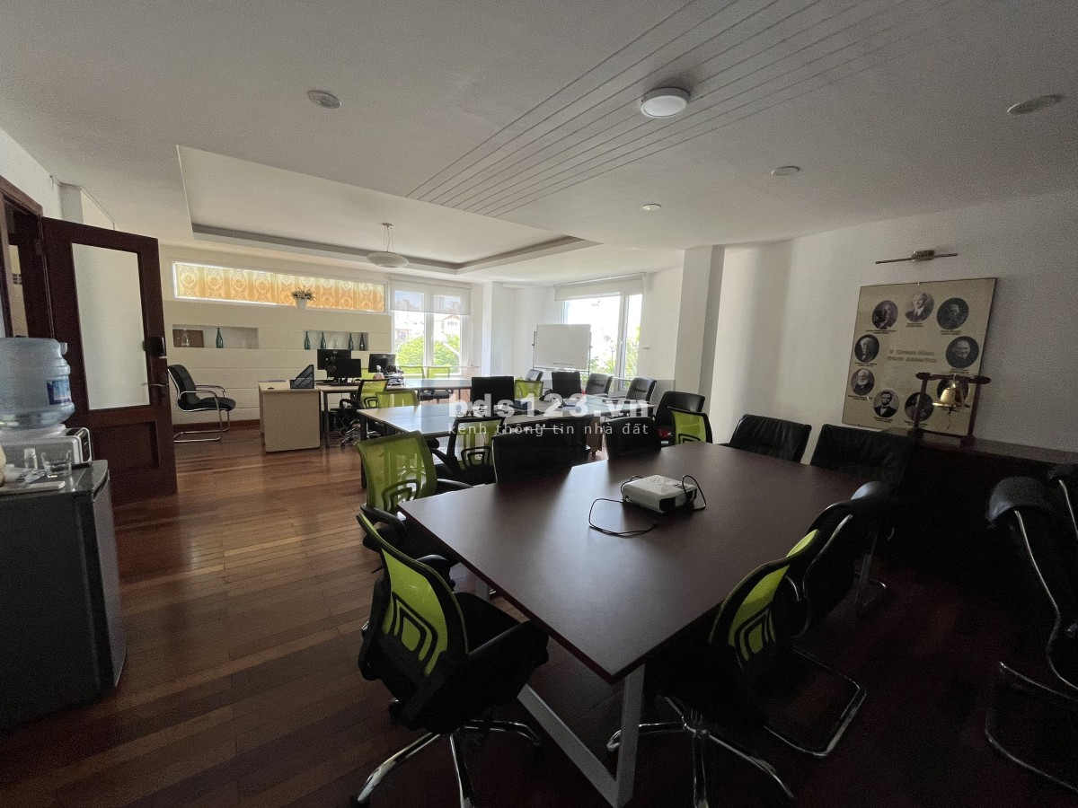 Cho thuê Villa phường Bình An rộng 200m2 có sân thượng giá tốt