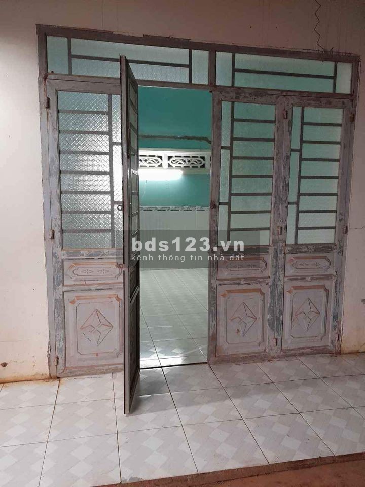 Bán đất tặng nhà, lô góc 2mt đường Cao Bá Quát- tp Bảo Lộc, giá rẻ nhất khu vực 14, triệu/m2