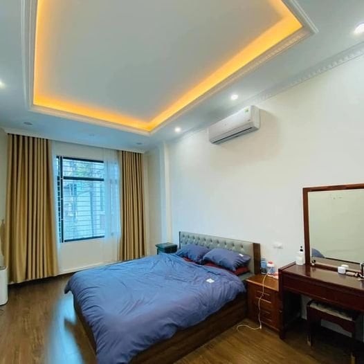 Bán nhà Cầu Giấy, Dân Xây, 5 Tầng Mới Đẹp, Ba Gác Tránh, Hồ Điều Hoà 35mx5 tầng 3.5 Tỷ