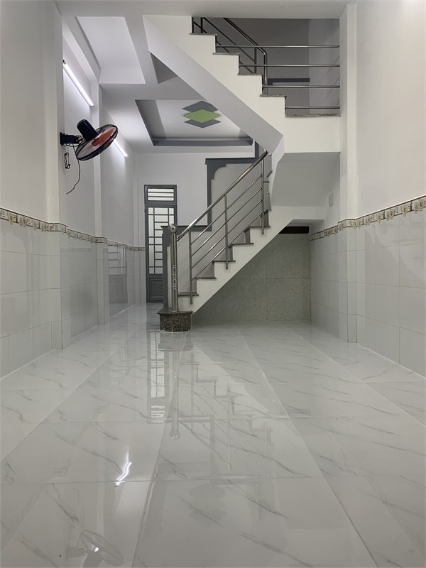 Bán nhà mới 3 tầng hẻm xe hơi, Phường 15, Quận 8, giá 3.45 tỷ