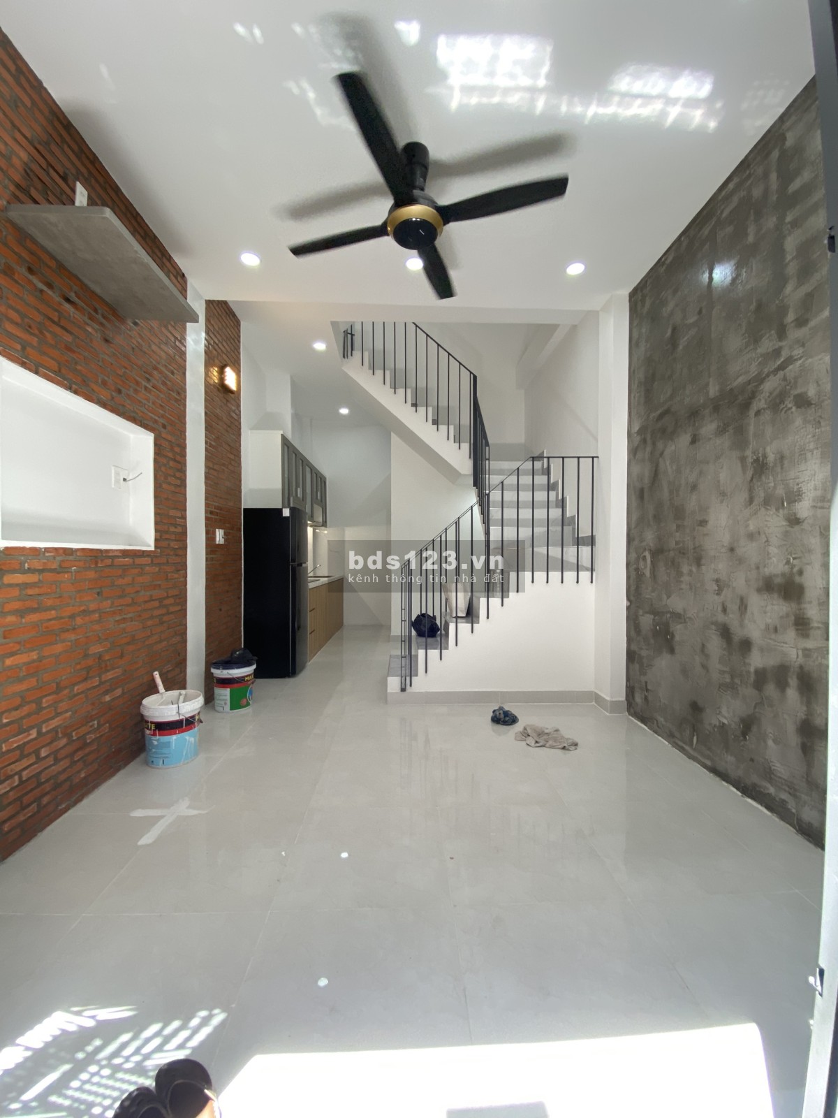 Nhà mới chính chủ . Cần tiền bán gấp trả nợ ngân hàng lh 0903556398