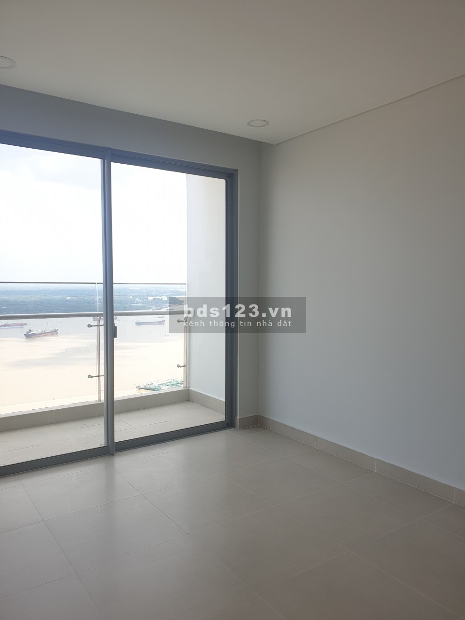 Cho thuê nhanh căn Sky 89 view sông có máy lạnh, rèm, giàn phơi DT 55m² giá chỉ 9 triệu/ tháng