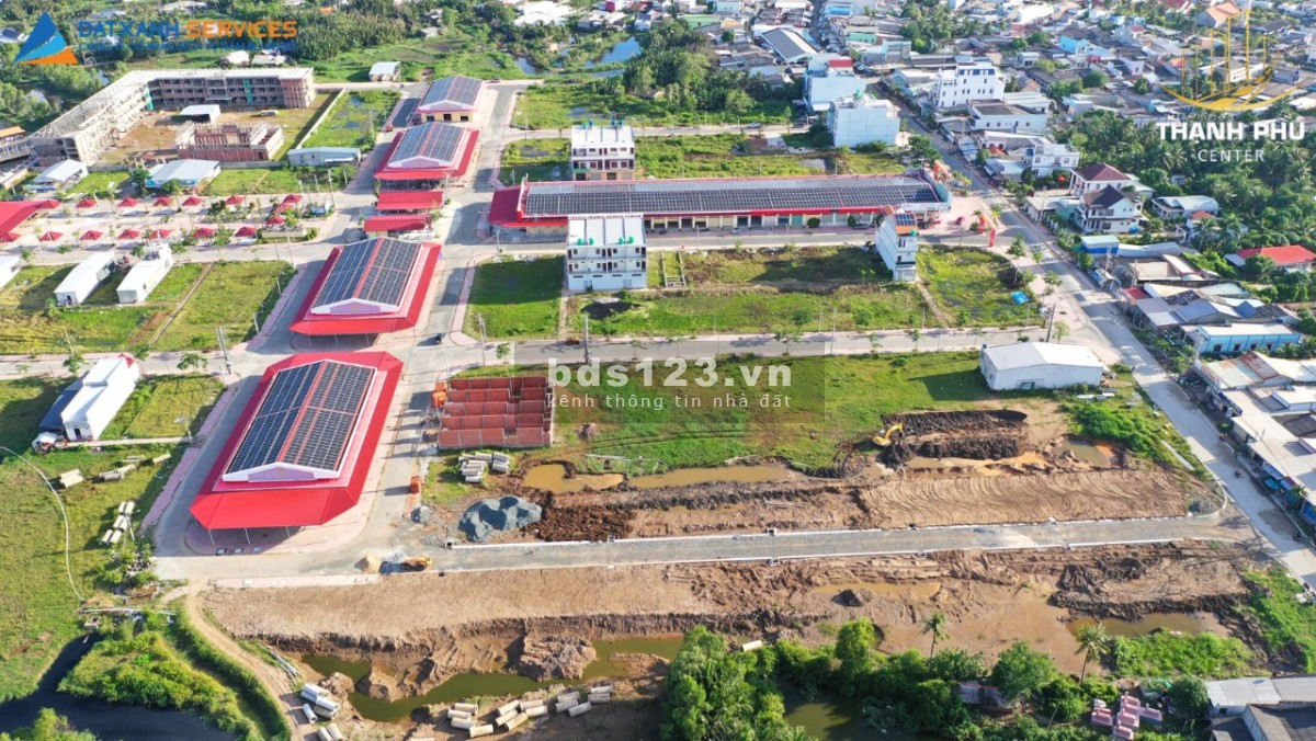 Tặng ngay 2 cây vang cho 10 khách đầu tiên sở hữu đất nền tại Thạnh Phú center