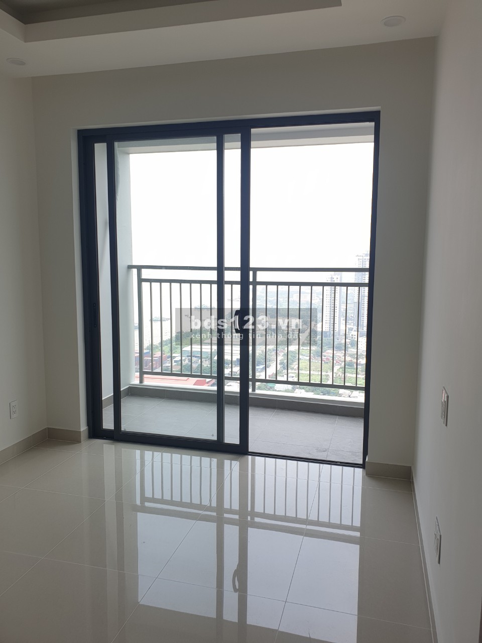 Bán nhanh Q7 SaiGon Riverside căn góc 69m2 view sống tầng cao siêu đẹp chỉ 2,8 tỷ