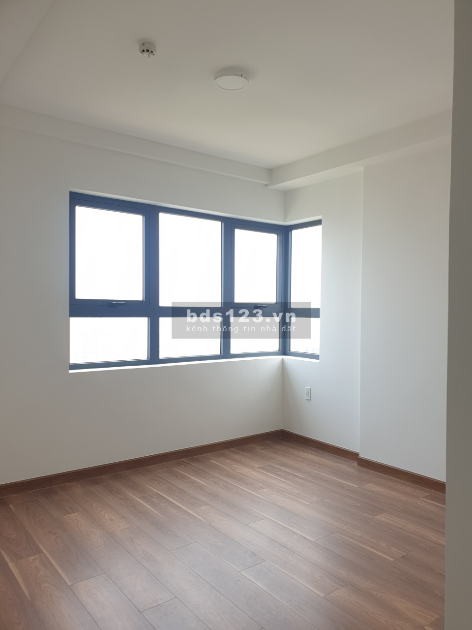 Bán nhanh Q7 SaiGon Riverside căn góc 69m2 view sống tầng cao siêu đẹp chỉ 2,8 tỷ