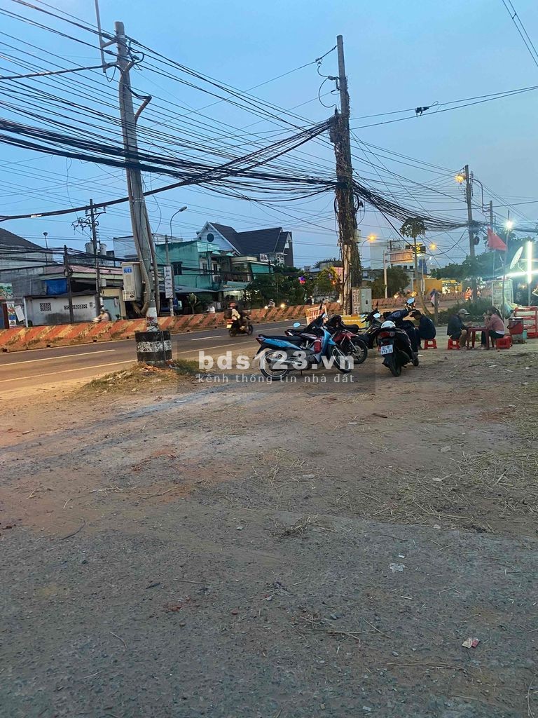 Bán đất gần chợ Cầu Voi cách khu công nghiệp Long Hậu 200m