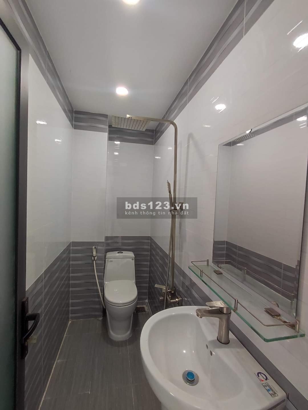 Bán nhà nhỏ giá tốt Nguyễn Văn Nghi, giá thương lượng, yên tĩnh