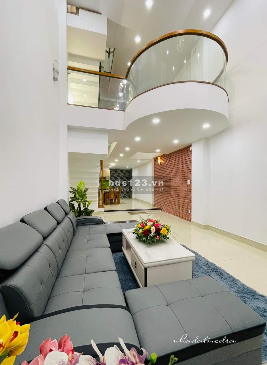 Bán gấp nhà đẹp như cung điện xe hơi ngủ trong nhà đường số 3, Phường 3, Gò Vấp.