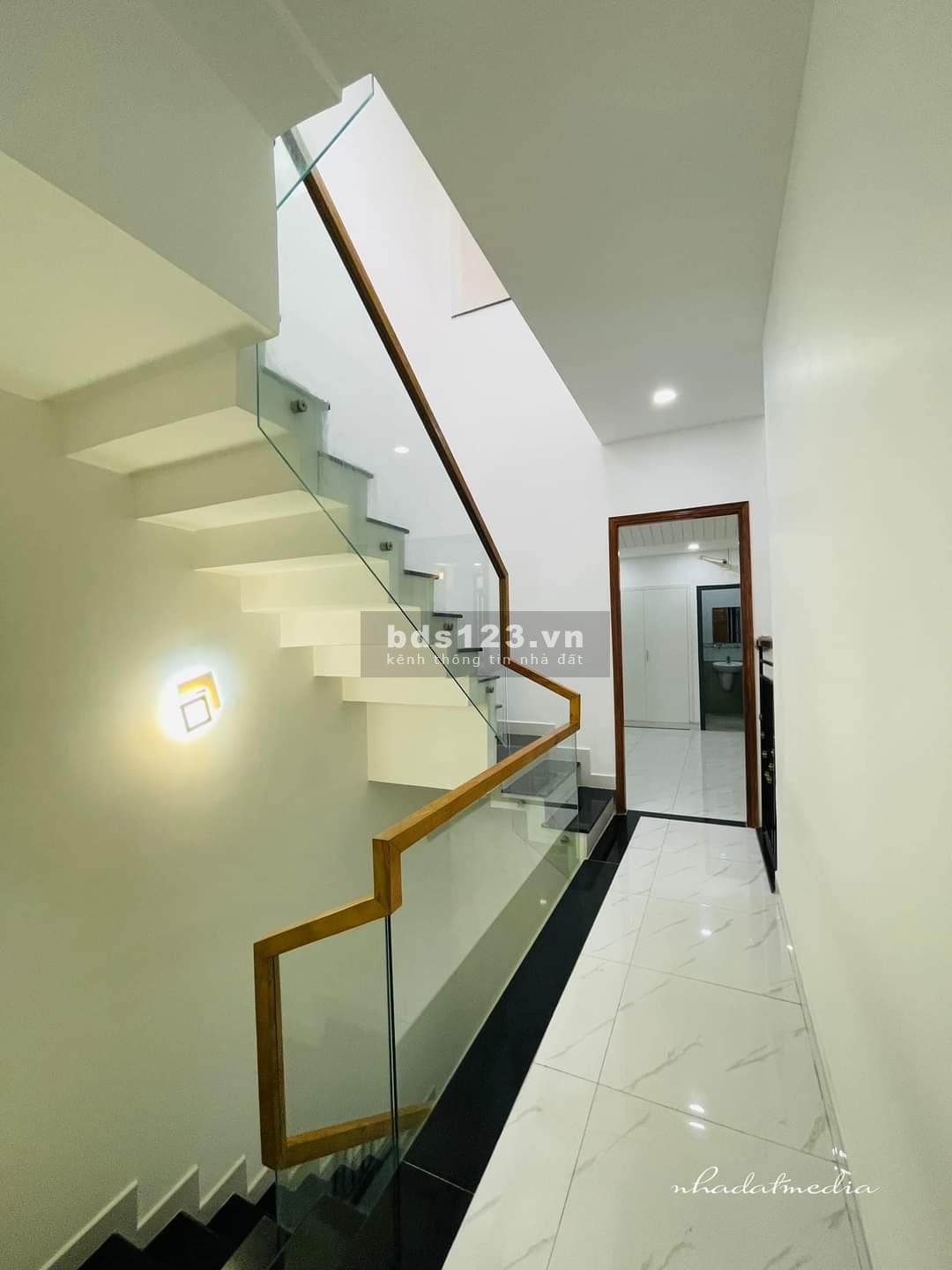 Bán gấp nhà đẹp như cung điện xe hơi ngủ trong nhà đường số 3, Phường 3, Gò Vấp.