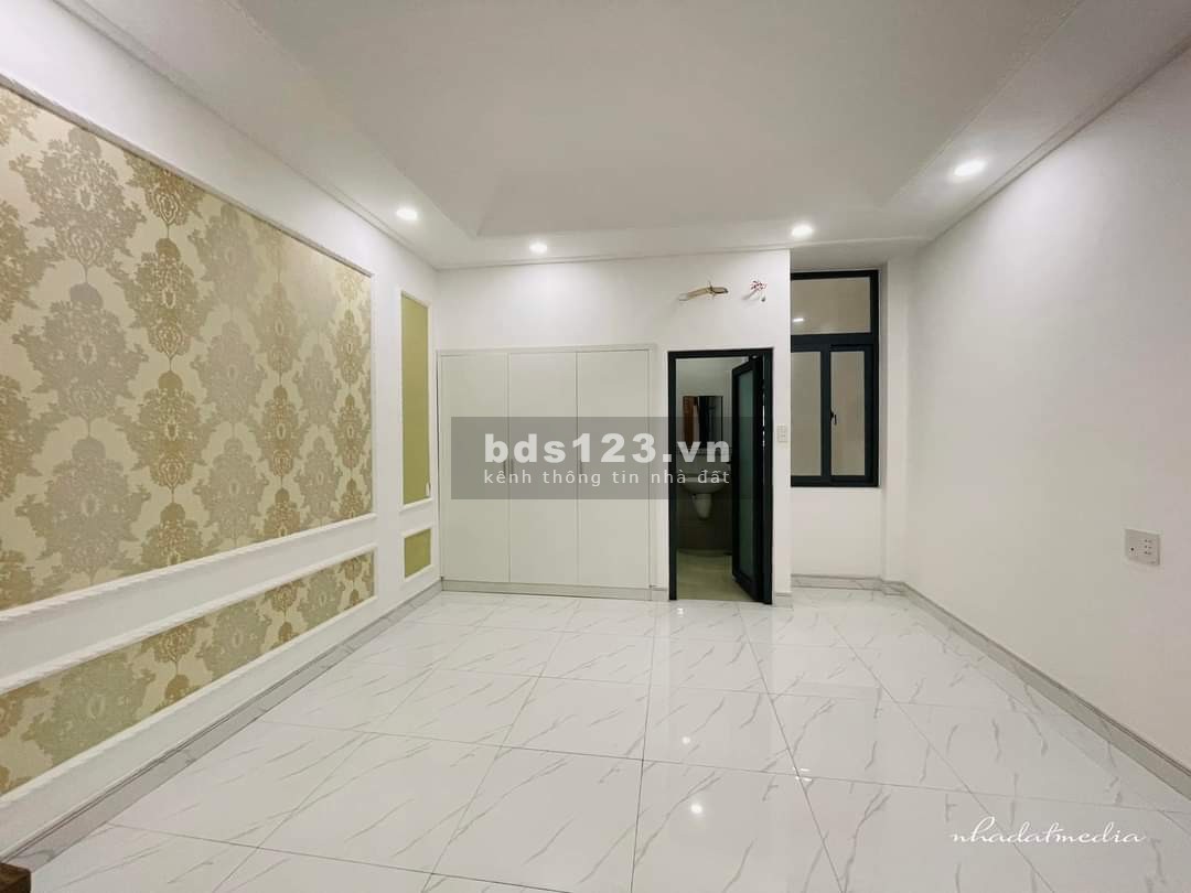 Bán gấp nhà đẹp như cung điện xe hơi ngủ trong nhà đường số 3, Phường 3, Gò Vấp.