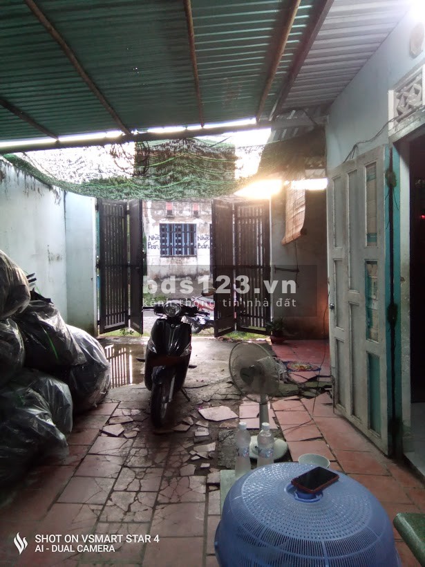 Cho thuê trang trại nhỏ, DT 300m2, có nhà, khu an ninh, giá 3 triệu/tháng, LH 0913956218