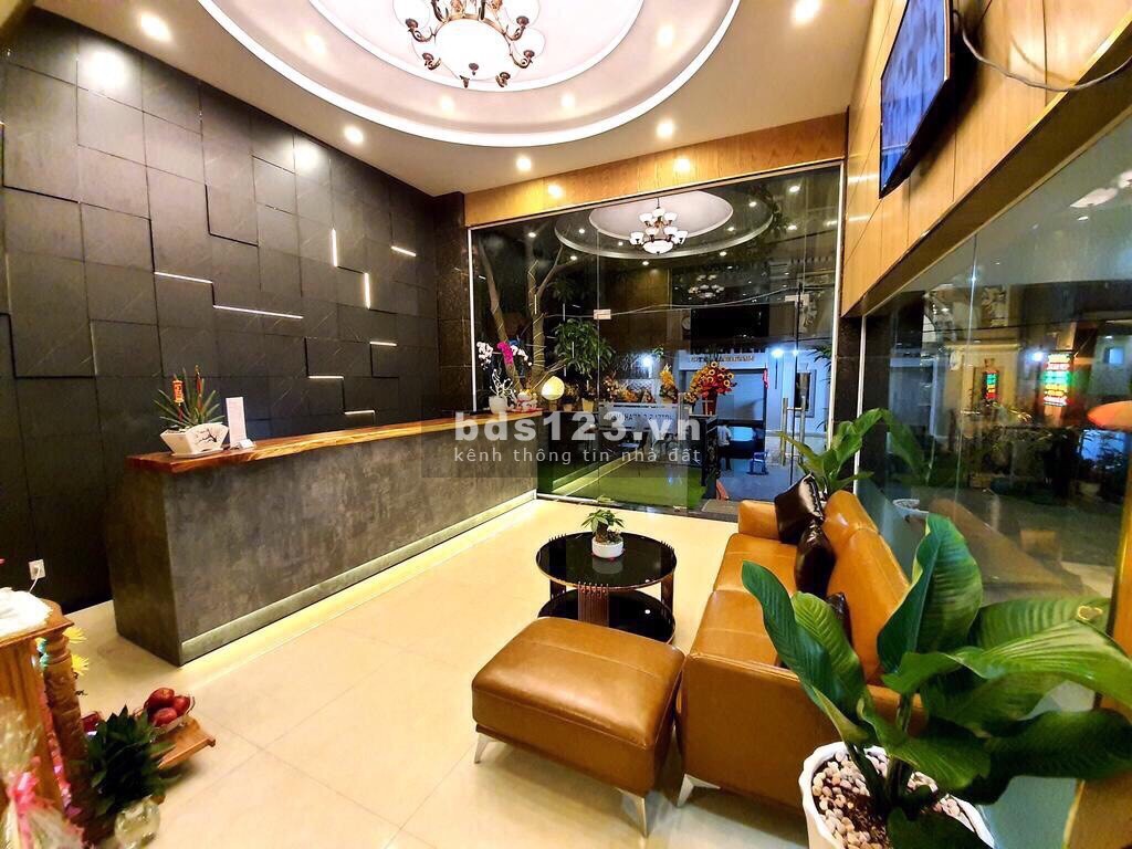 Khách sạn 8 lầu đường Cửu Long, P2, Tân Bình. DT 12 x 15m, HĐT 200tr/th chỉ 60 tỷ lh 0911989098