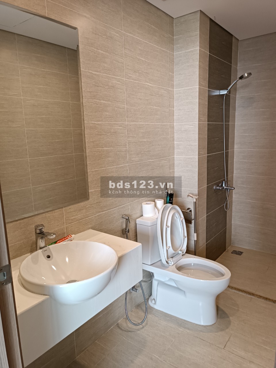 Bán gấp căn hộ 2 phòng ngủ 2 WC căn góc Vinhomes Ocean Park