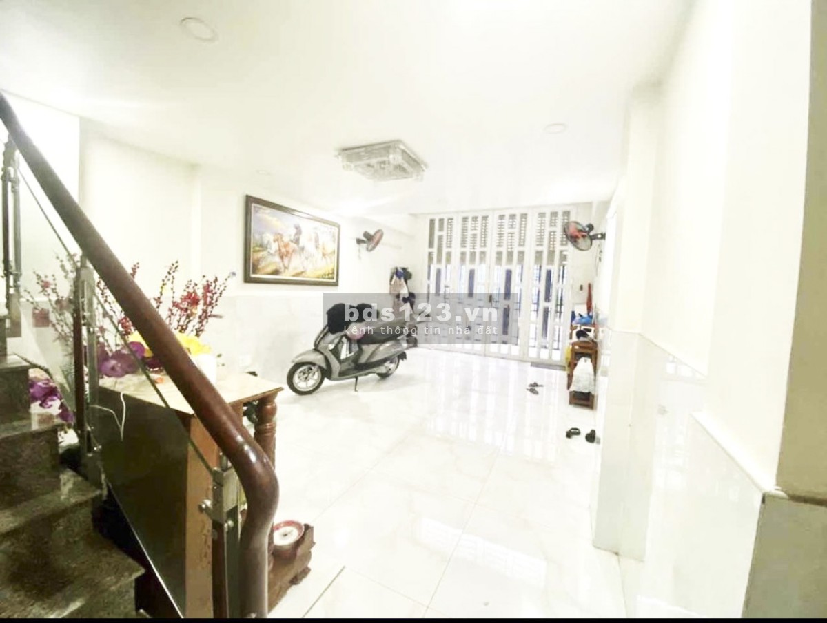 Cho thuê nhà mặt tiền đường Phan Huy Thực, phường Tân Kiểng, quận 7