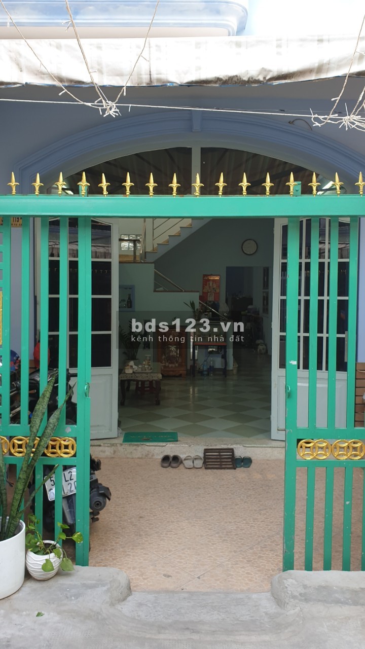 Bán nhà Quận 8 diện tích lớn 69m², sổ hồng riêng, giá Bình Chánh, hẻm 4m