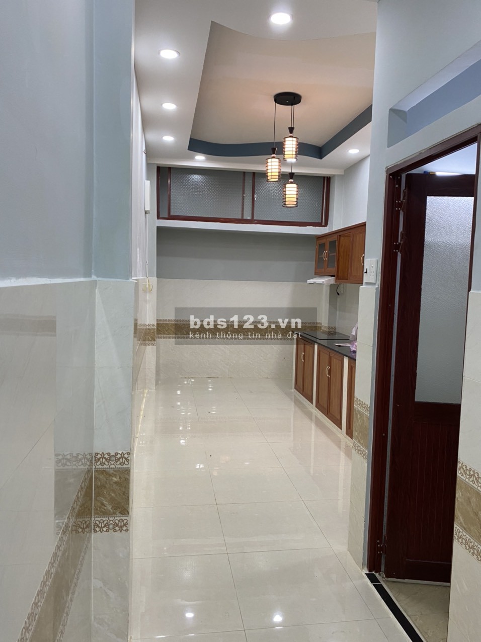 Bán nhà Quận 8 hẻm xe hơi sổ hồng riêng diện tích 42m², giá chỉ nhỉnh 5 tỷ