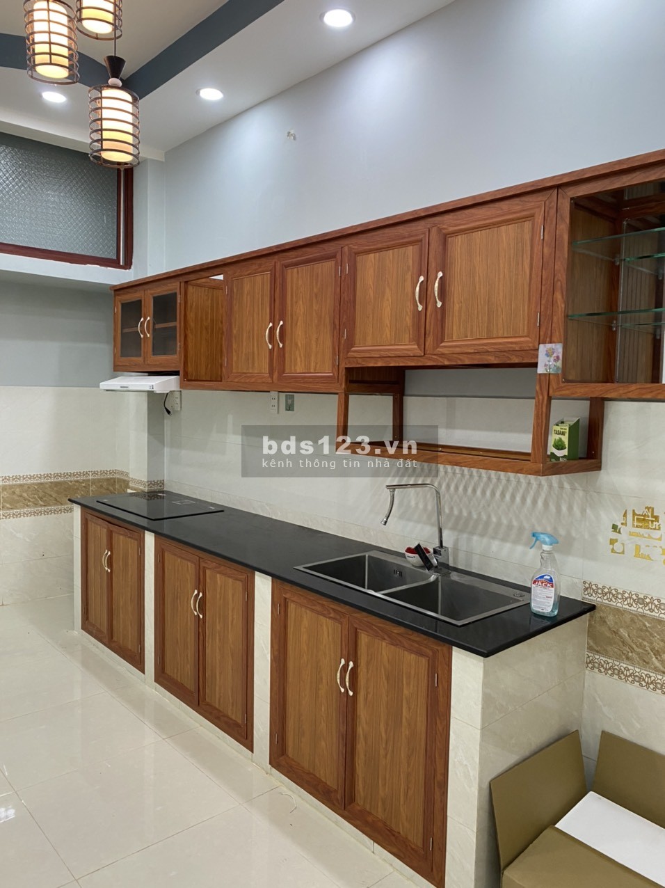 Bán nhà Quận 8 hẻm xe hơi sổ hồng riêng diện tích 42m², giá chỉ nhỉnh 5 tỷ