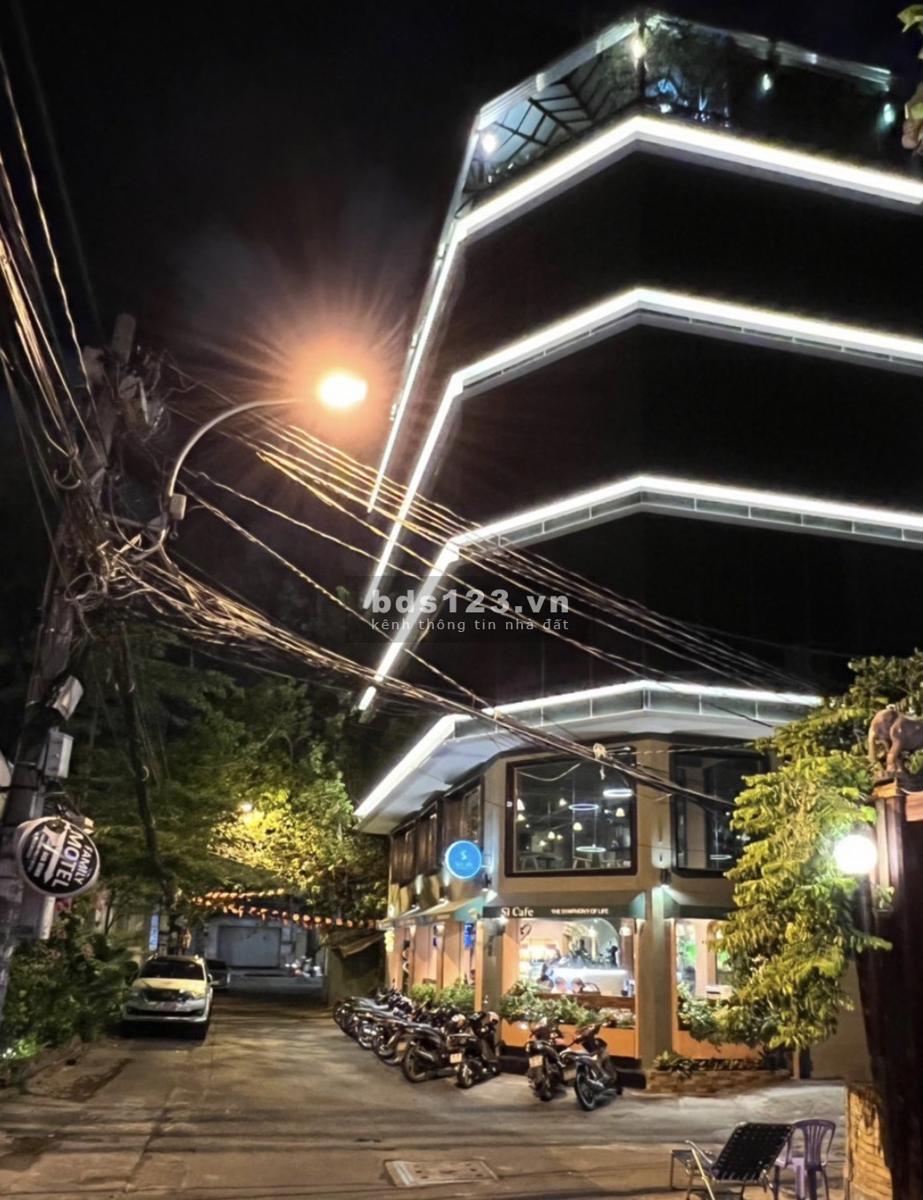 Bán building 7 lầu Trần Hưng Đạo, Q. 1 - có HĐT 3 tỷ 6 / năm. Bán chỉ 70 tỷ. Gọi 0911989098 Quân.