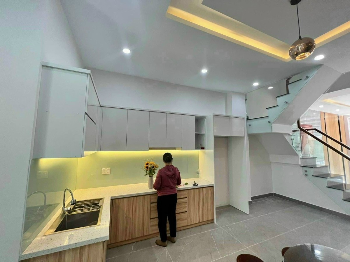 Bán nhà Lạc Long Quân Phường 8 Tân Bình 48m2 vuông vức, hxh, 3 tỷ nhỉnh
