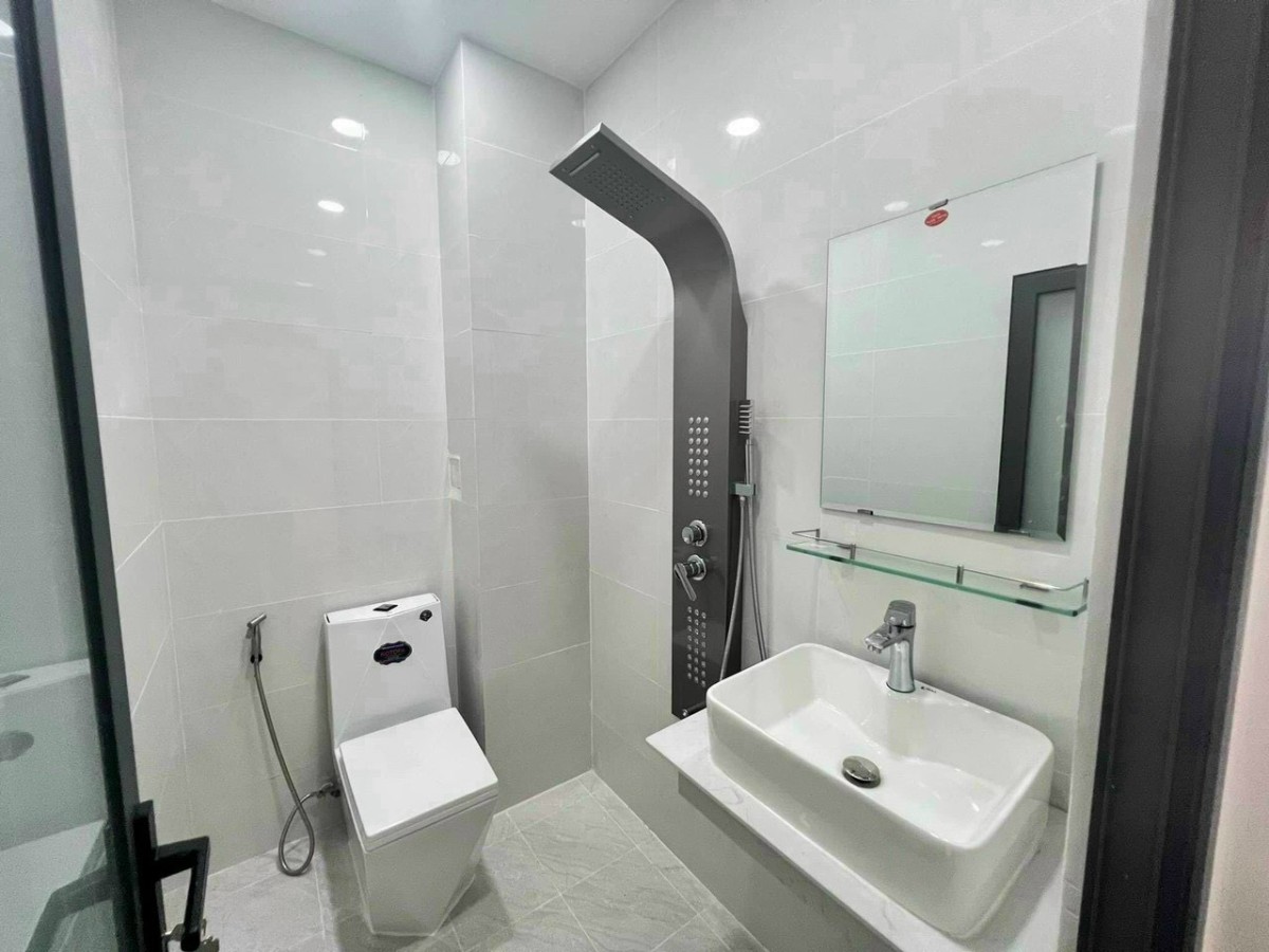 Bán nhà Lạc Long Quân Phường 8 Tân Bình 48m2 vuông vức, hxh, 3 tỷ nhỉnh