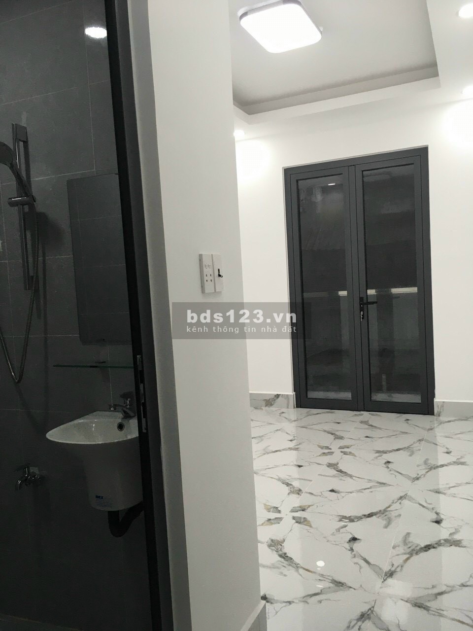 Chính chủ bán nhà gấp để đi nước ngoài giá thương lượng, lh 0355881146