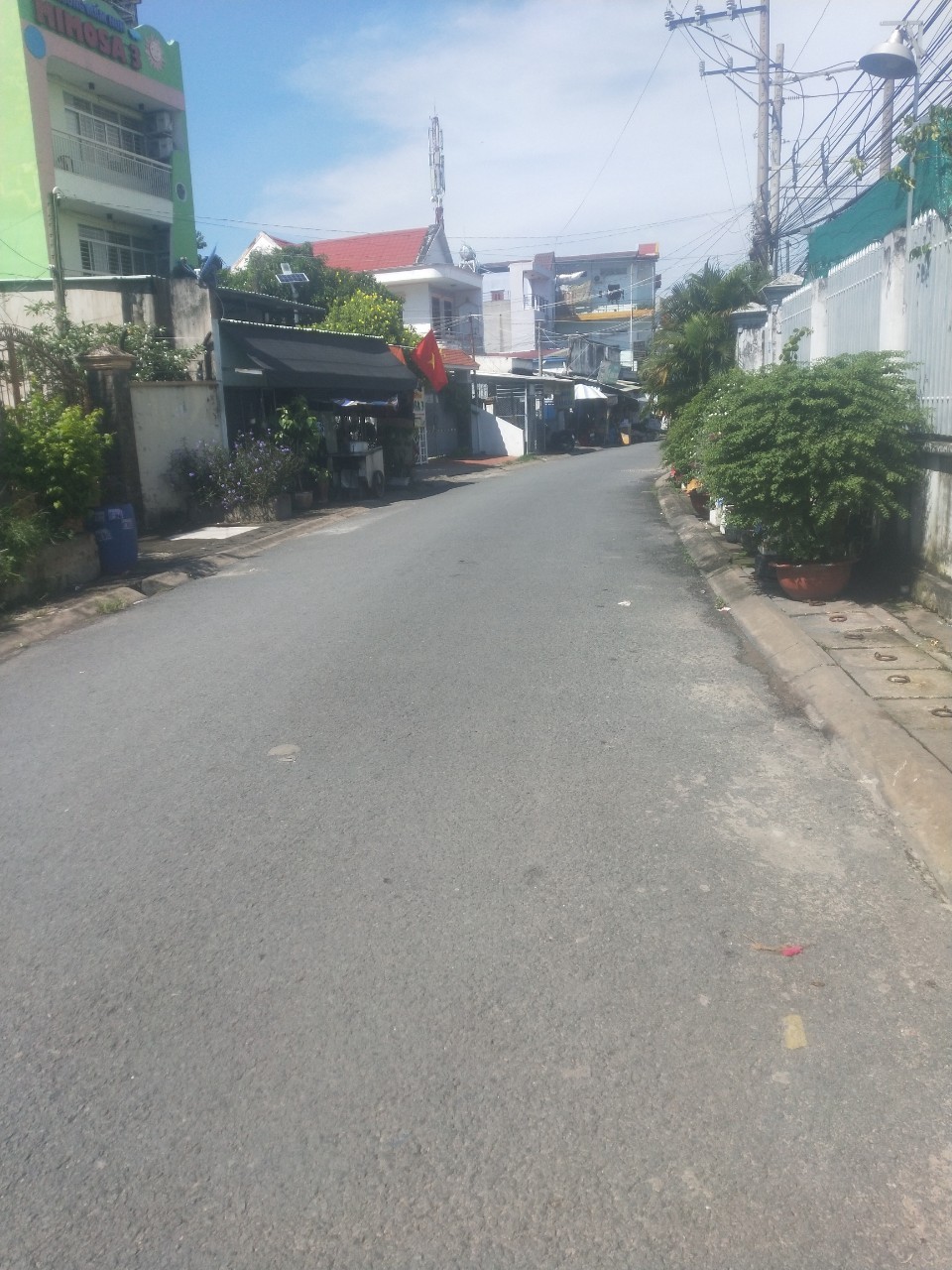 Bán nhà hẻm xe hơi 2 tầng đường Phạm Văn Đồng Thủ Đức sổ riêng