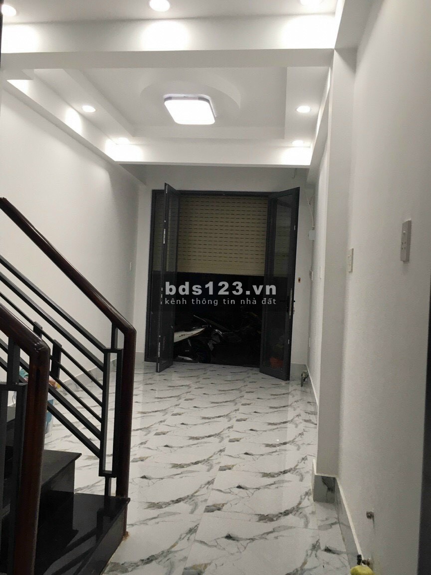 Chính chủ bán nhà gấp để đi nước ngoài giá thương lượng, lh 0355881146