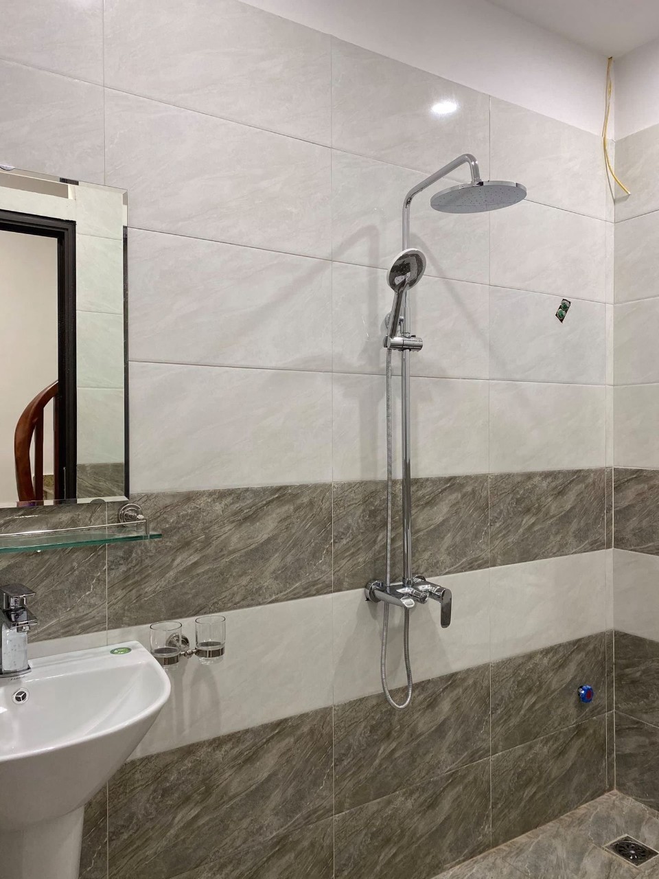Bán nhà Thuỵ Phương Bắc Từ Liêm, o tô 7 chỗ vào nhà sổ hoa hậu mt 5m, giá 5.7 tỷ