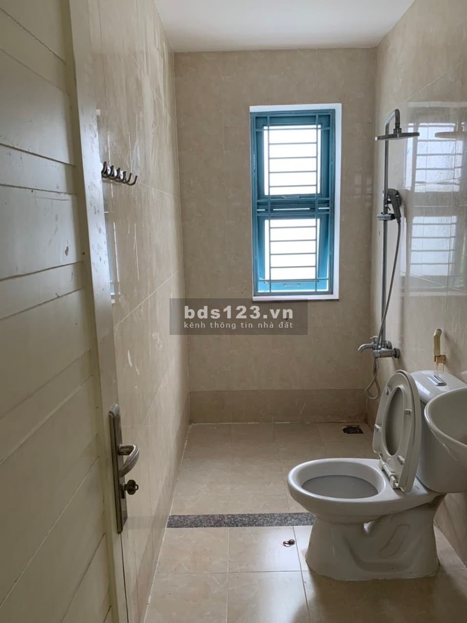 Bán nhà tại Đường Lạc Long Quân, Phường 5, Quận 11, Tp.HCM diện tích 38.5m2 giá chỉ 10.6 Tỷ