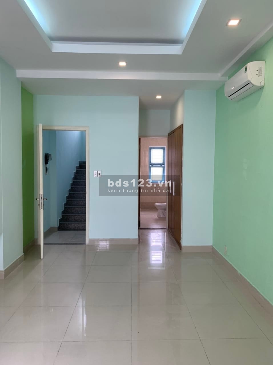 Bán nhà tại Đường Lạc Long Quân, Phường 5, Quận 11, Tp.HCM diện tích 38.5m2 giá chỉ 10.6 Tỷ