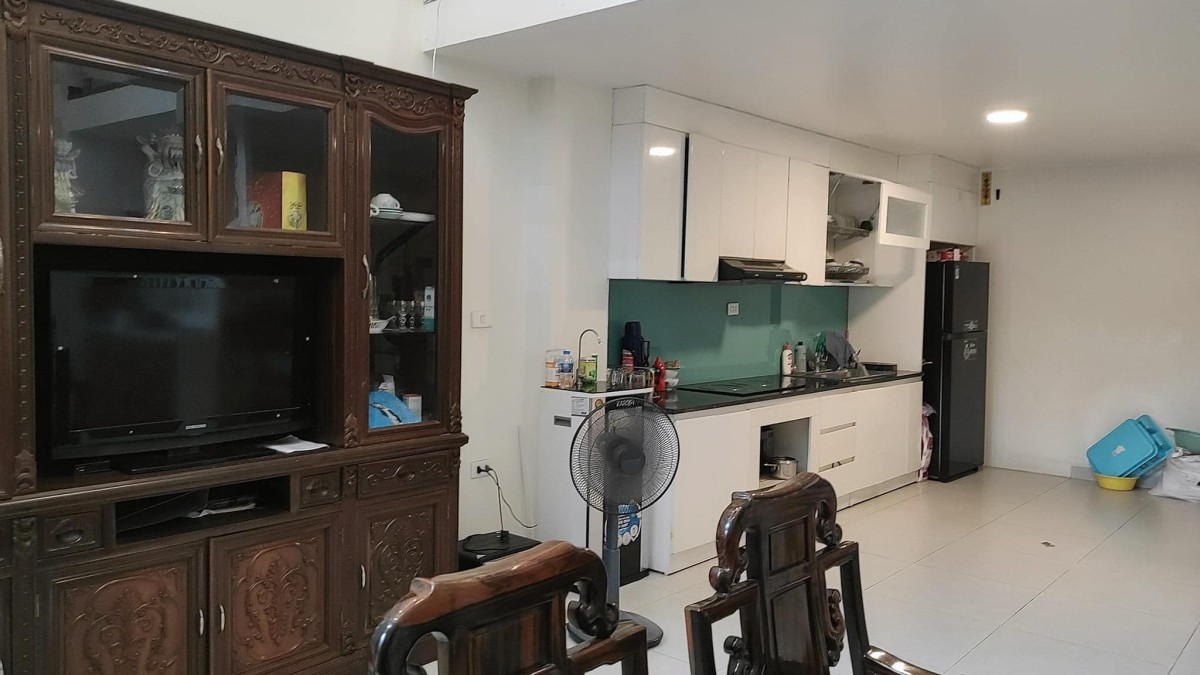 Chủ gửi bán nhà Ngọc Thuỵ 45m2, 5 tầng, mt 5m, giá 5.5 tỷ, ô tô vào nhà, vị trí đẹp, ngõ nông