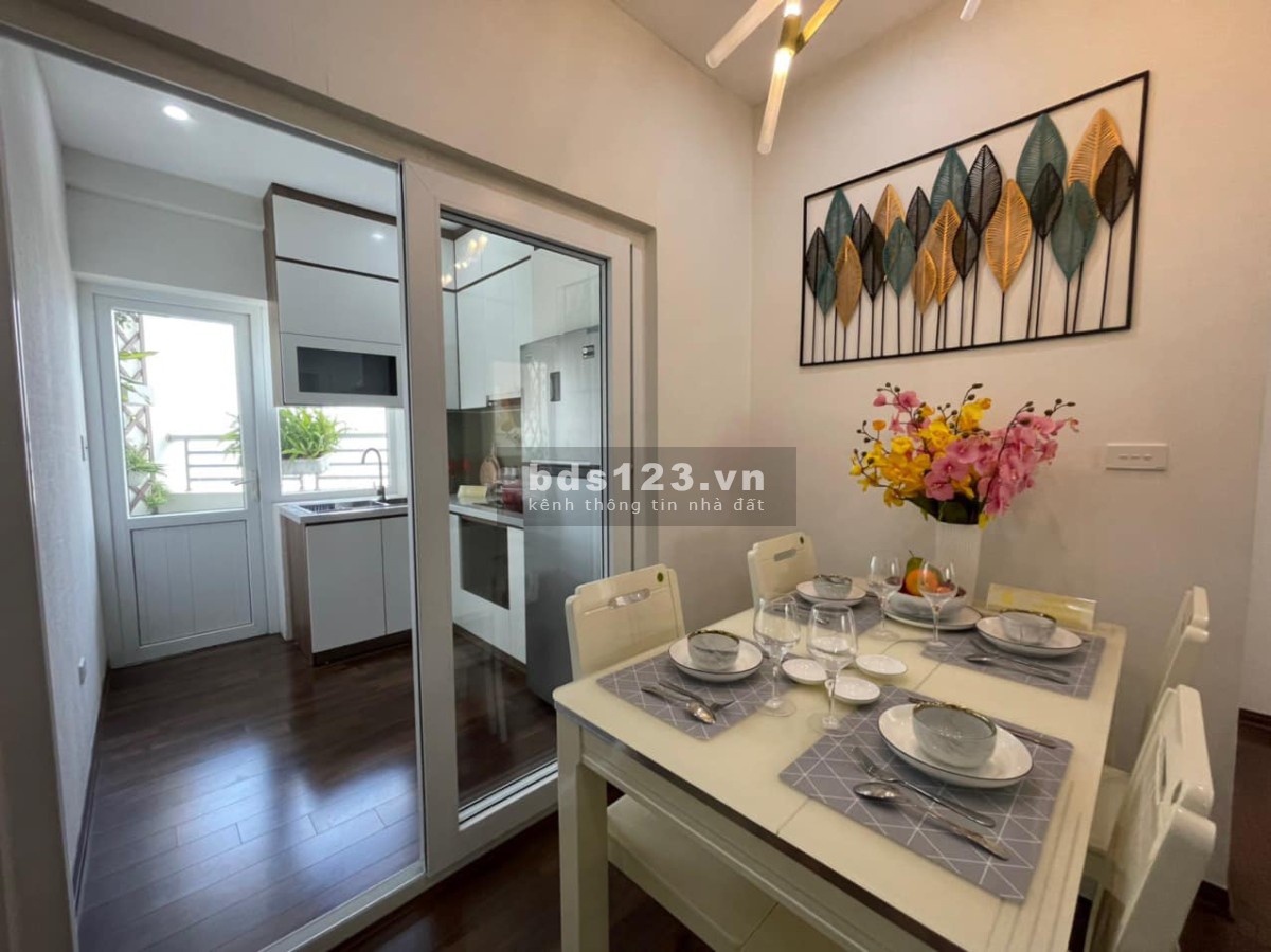 Bán gấp căn góc 2 Ngủ 88m2, chỉ cần hơn 900Tr, view Hồ, ở ngay, gần trung tâm Hà Nội
