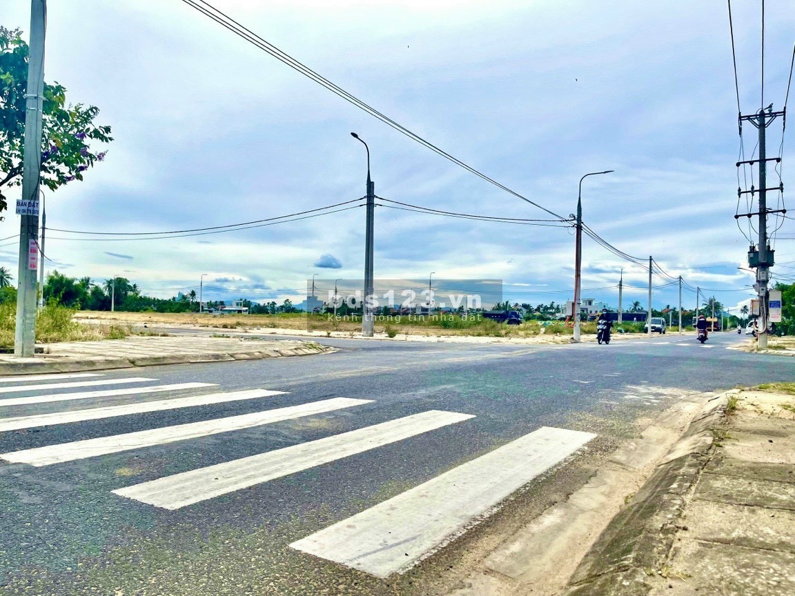 Bán nhanh lô đất nên trung tâm hành chính Đông Hòa giá 2 tỷ/nền