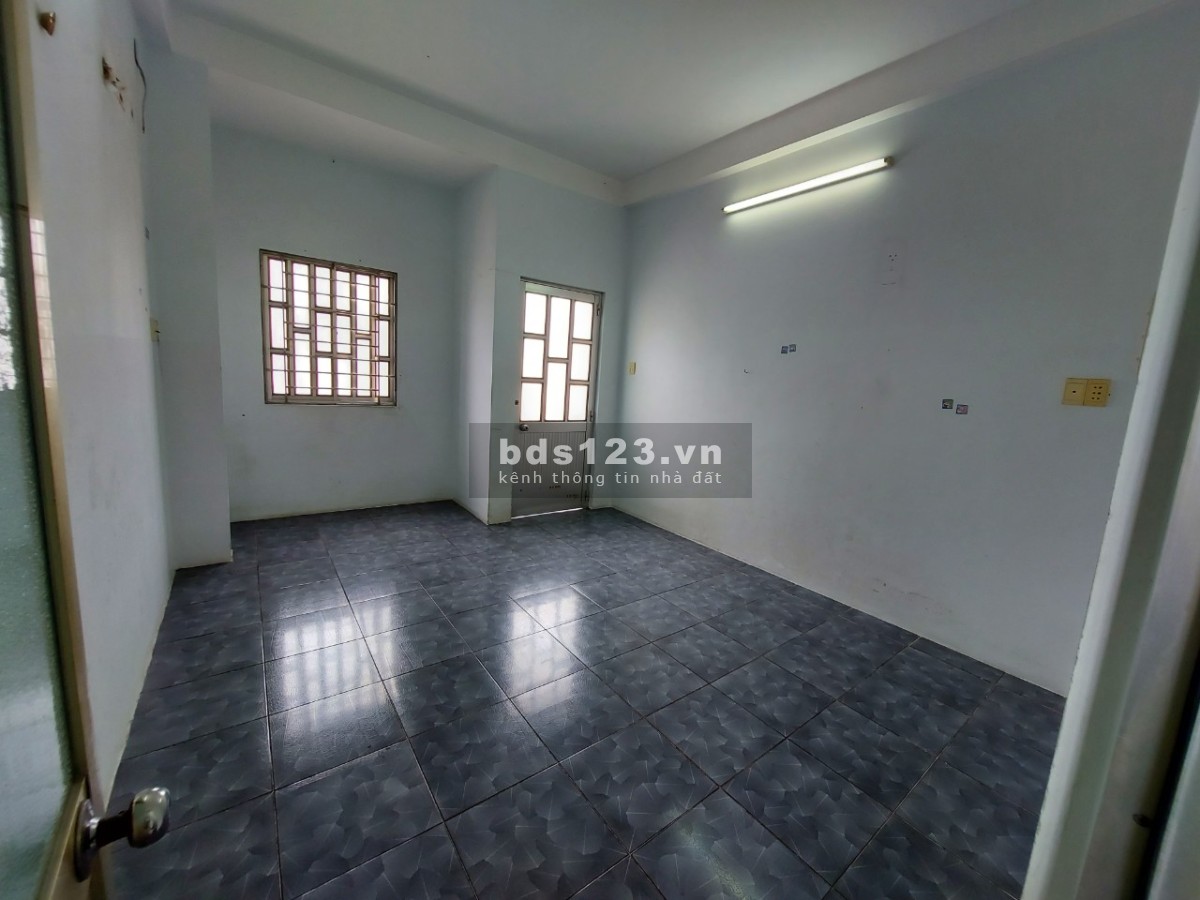 Bán nhà 3 tầng hẻm xe ba gác Ba Đình P8 Q8 nhà trống giao ngay