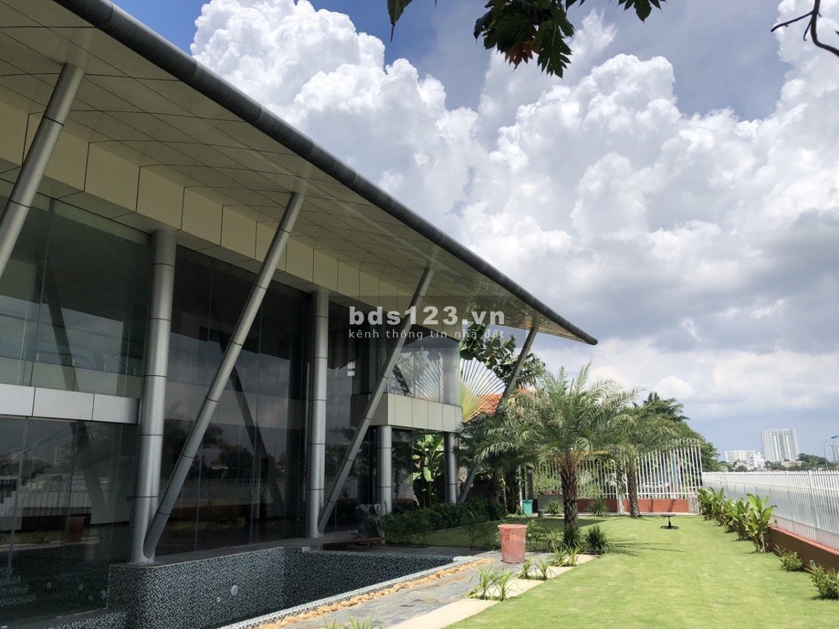 Bán biệt thự MT sông SG, đ. Nguyễn Văn Hưởng. DT 45x30m (1018m²). 4 Lầu - 260 tỷ - 0911989098 Quân.