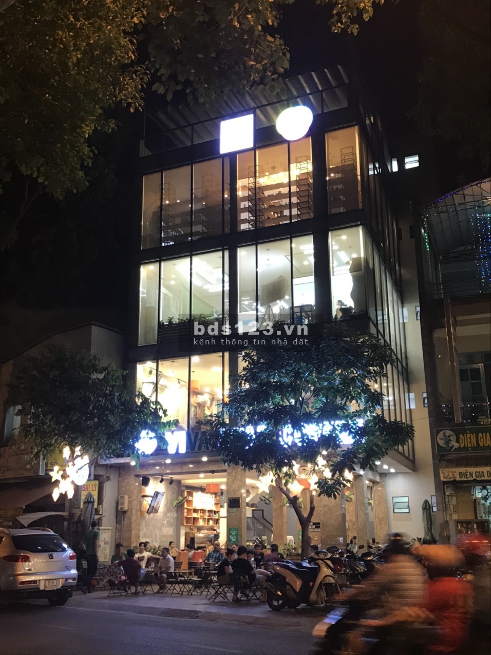 Cho thuê MT Trường Sa Tân Bình. 10x10m. 5 Tầng. 100 triệu. Gọi 0911989098 Quân.