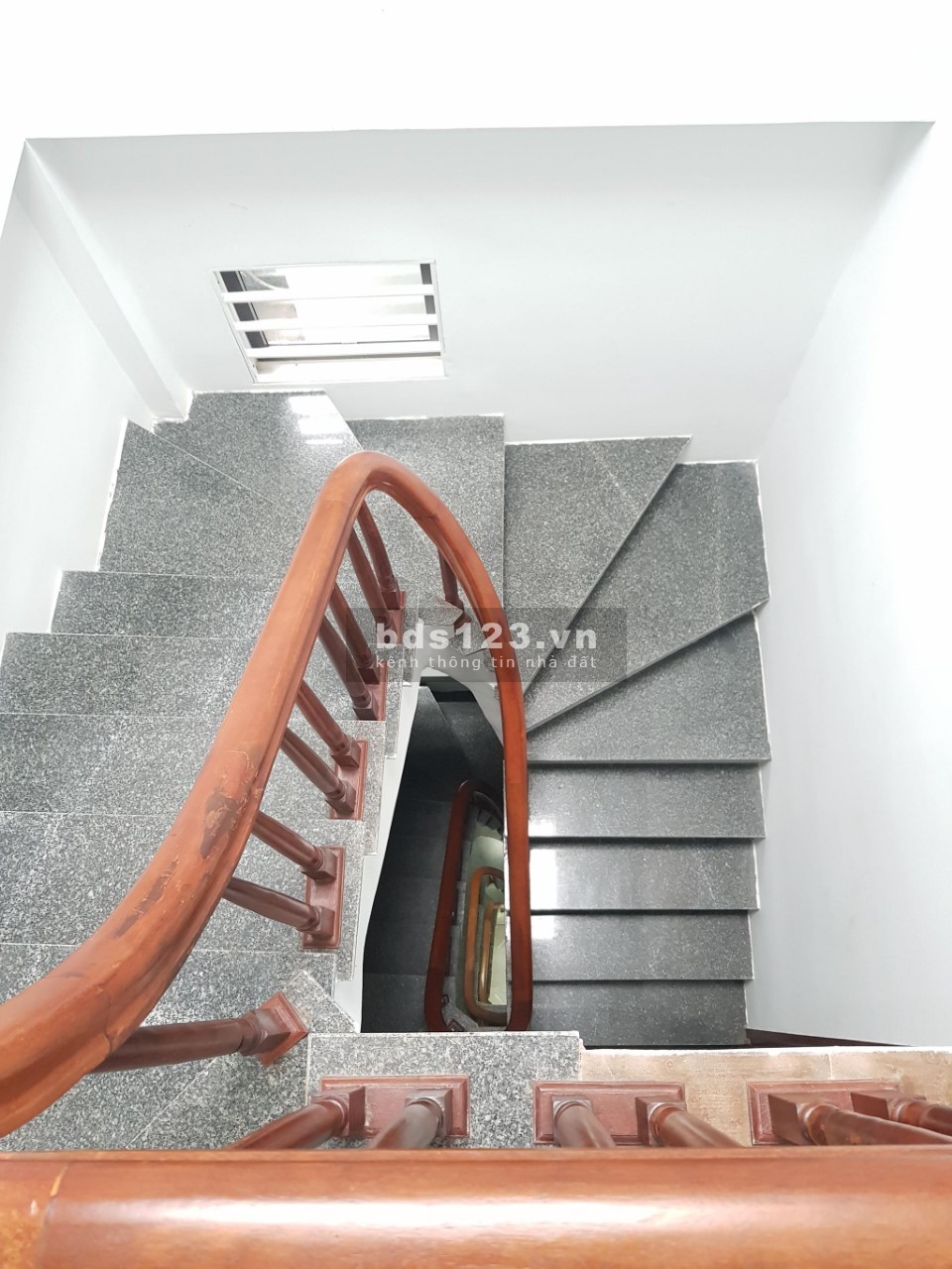 Siêu phẩm DT 33m² x 5 tầng MT 3,7m giá 6 tỷ Minh KHai Hai Bà Trưng. 0947913839