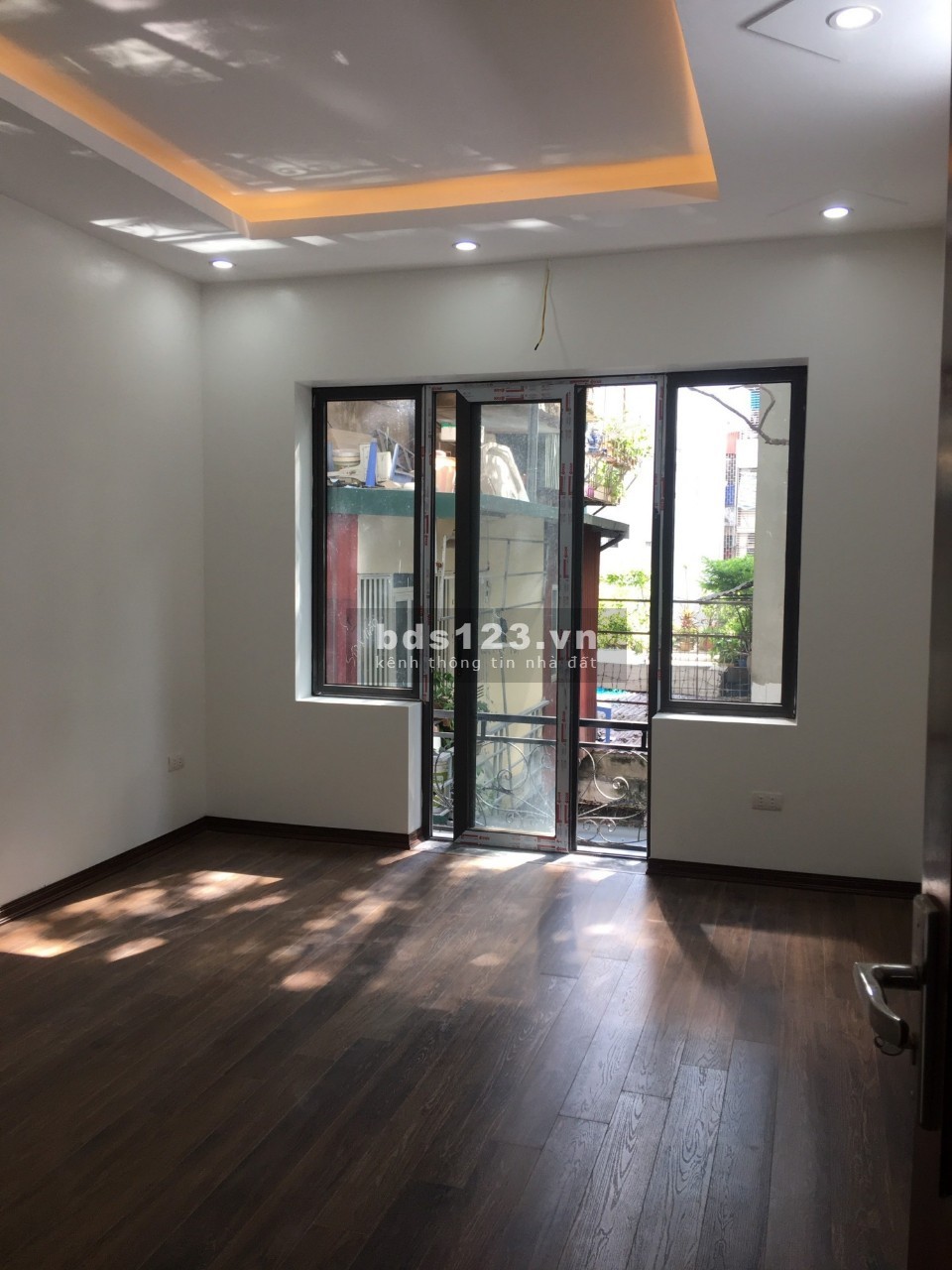 Siêu phẩm DT 33m² x 5 tầng MT 3,7m giá 6 tỷ Minh KHai Hai Bà Trưng. 0947913839
