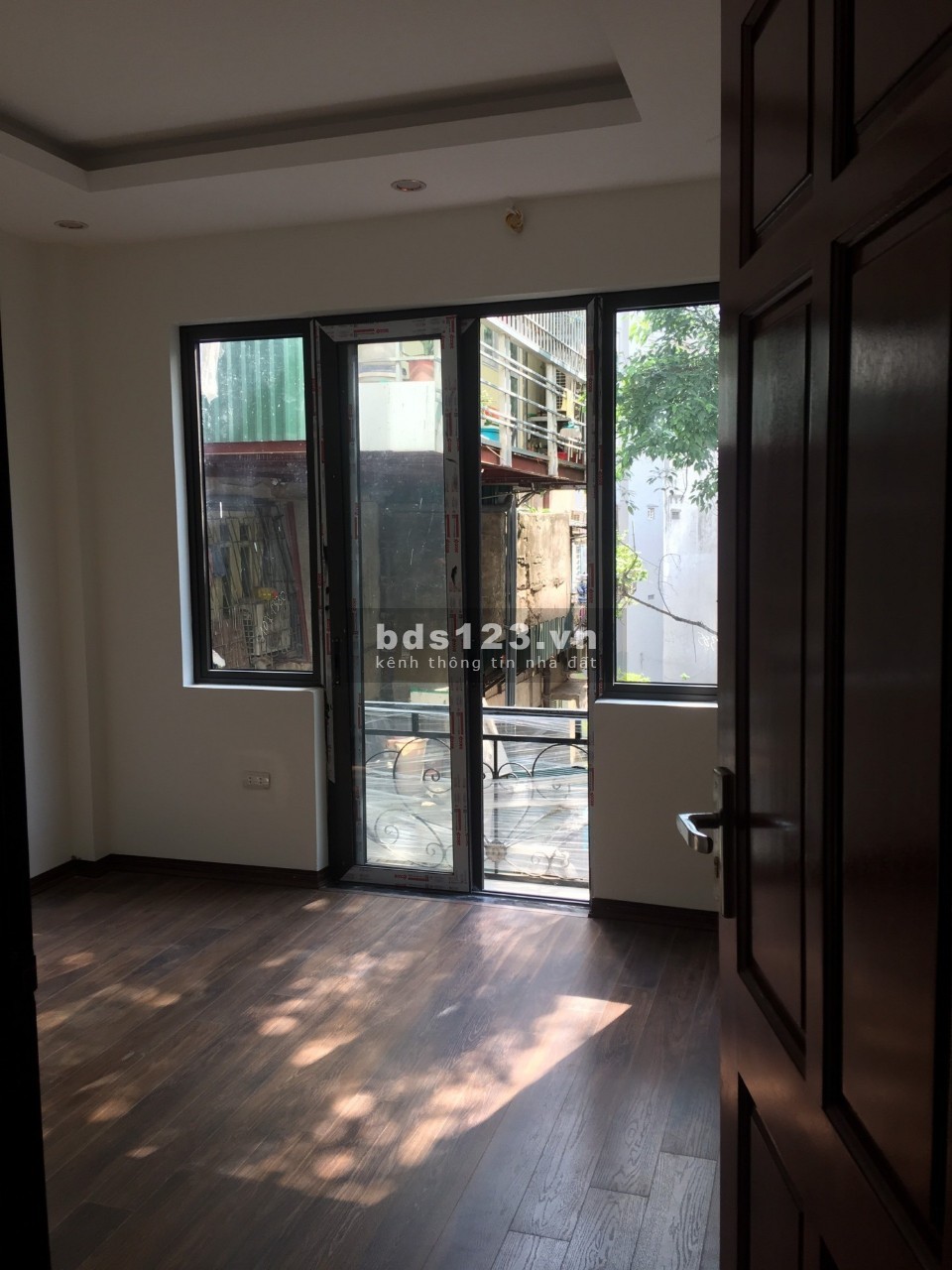 Siêu phẩm DT 33m² x 5 tầng MT 3,7m giá 6 tỷ Minh KHai Hai Bà Trưng. 0947913839