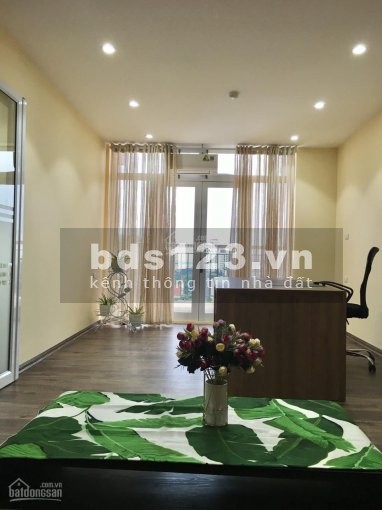 Cho Thuê Văn Phòng 90 m2-200 m2,Tại Khách Sạn Công Đoàn Quảng Bá, View Đẹp Nhìn Thẳng Ra Hồ Tây.