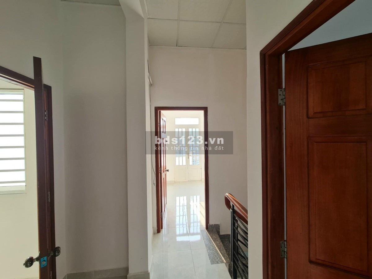 Bán nhà 55M2, 4 phòng ngủ, Phường 15 Quận 8 giá chỉ 2.8 Tỷ